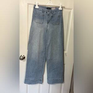 BCBG Generation Jeans High Rise Wide Leg Light Wash Roll Hem Size 9/29 Stretchy